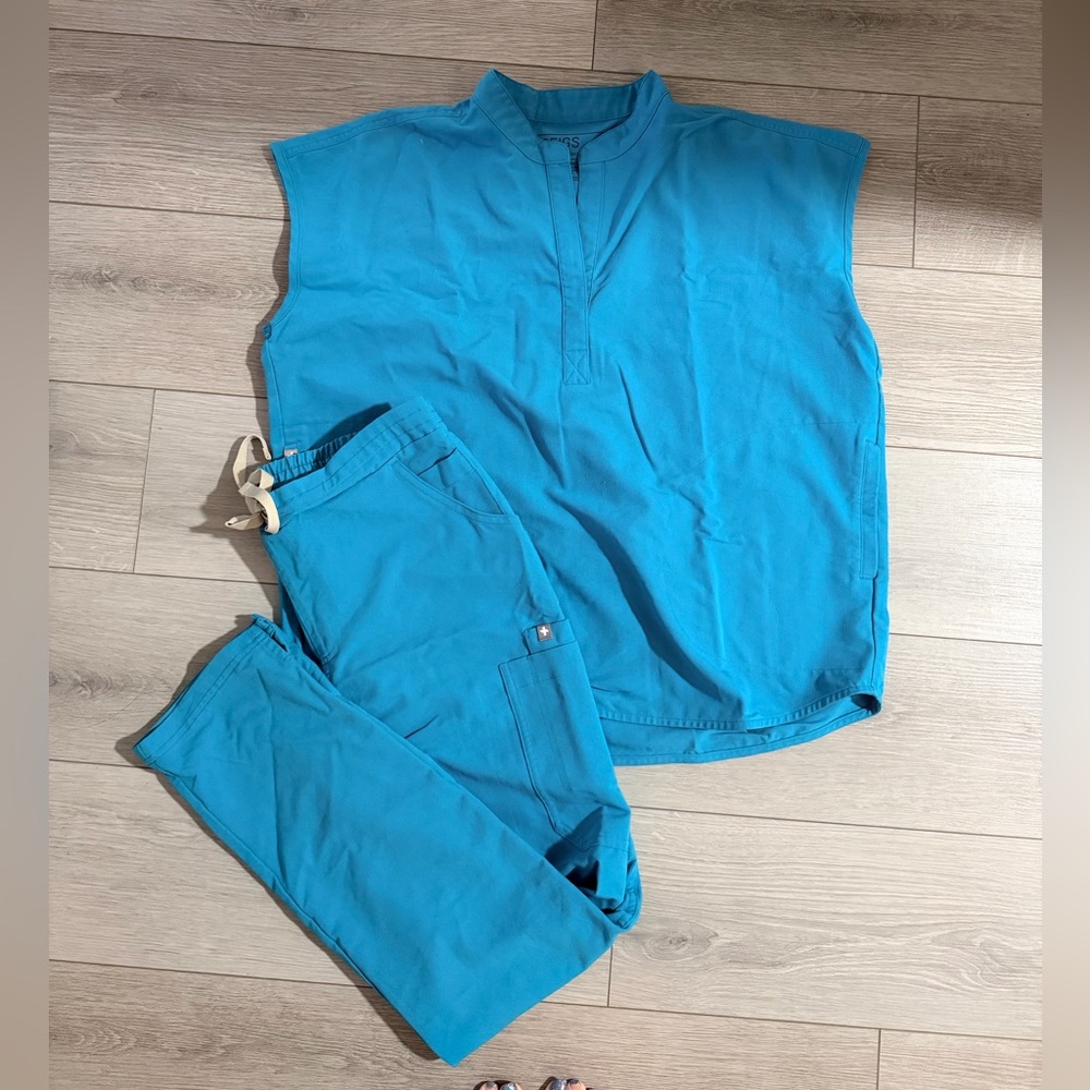 Bright Teal Figs Top and Pants Set